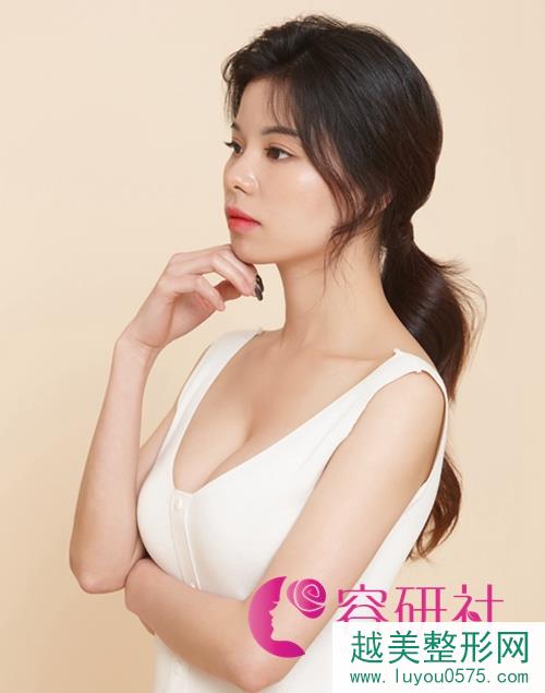 韩国普罗菲耳profile医院隆胸模特