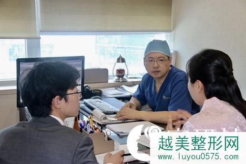 高难度鼻修复专家魏亨坤接受社长大大采访