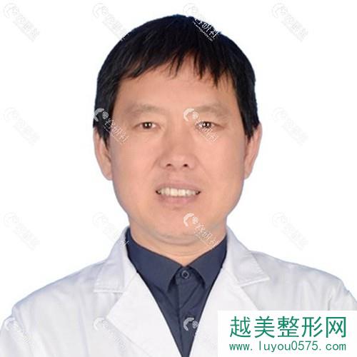医生测评丨广州飞悦刘跃飞：缔造双峰之美，终止胸部修复之路