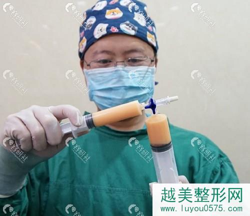 北京润美玉之光张红芳医生抽取出来的脂肪