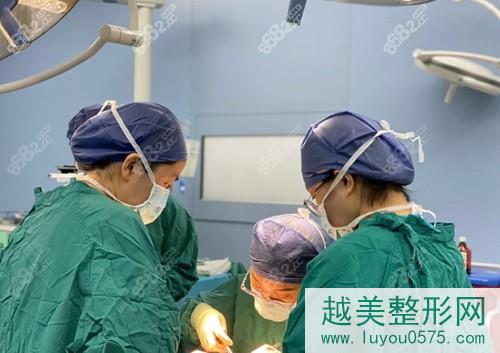 西安国医中心师俊莉手术进行中