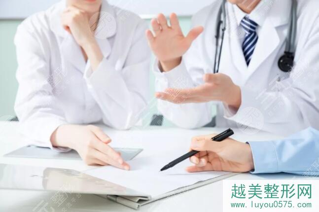 上海九院双眼皮哪个医生比较好？